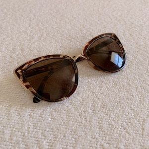 QUAY Tortoise Shell Cat Eye Sunglasses
